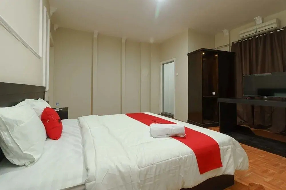 RedDoorz Syariah near Suzuya Mall Banda Aceh 2