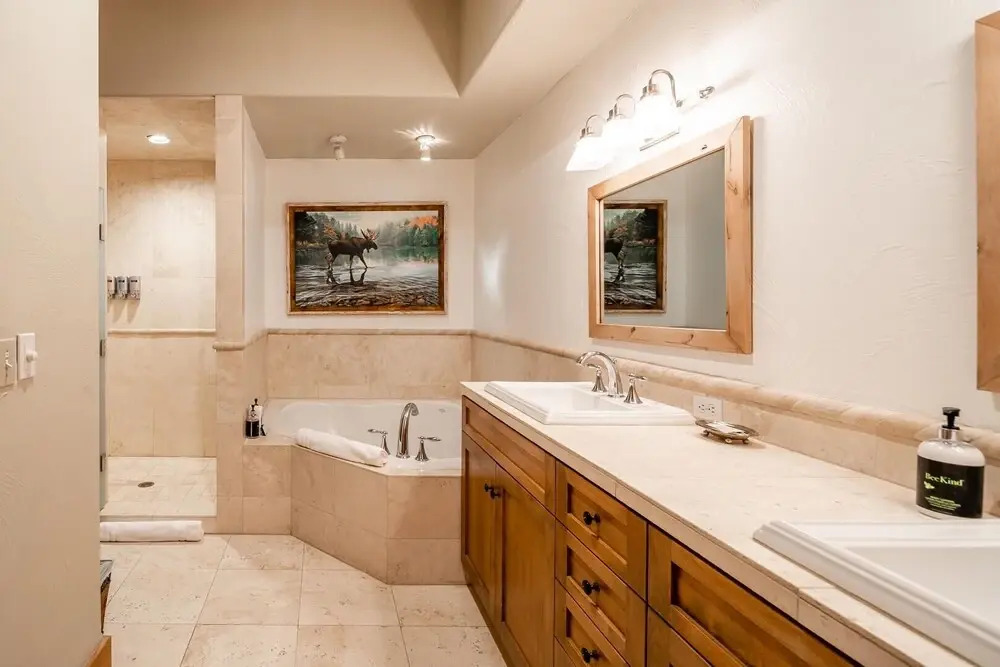Saddle Ridge D3 3 Bedroom Condo by Moonlight Basin Lodging