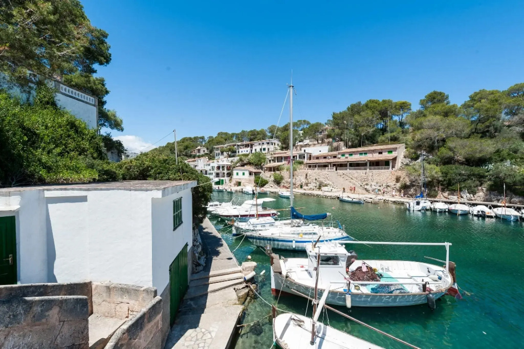 GRAN LLOMBARDS - Villa with private pool in Es Llombards (Santanyí). Free WiFi
