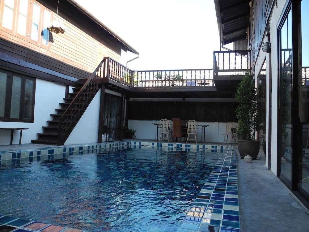 Secret garden pool villa