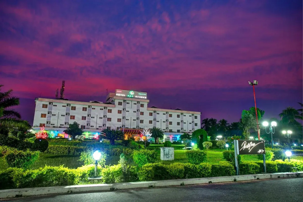 Naz Garden