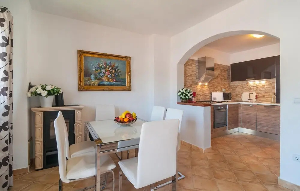 Awesome Home in Pucisca With 7 Bedrooms, Wifi and Outdoor Swimming Pool