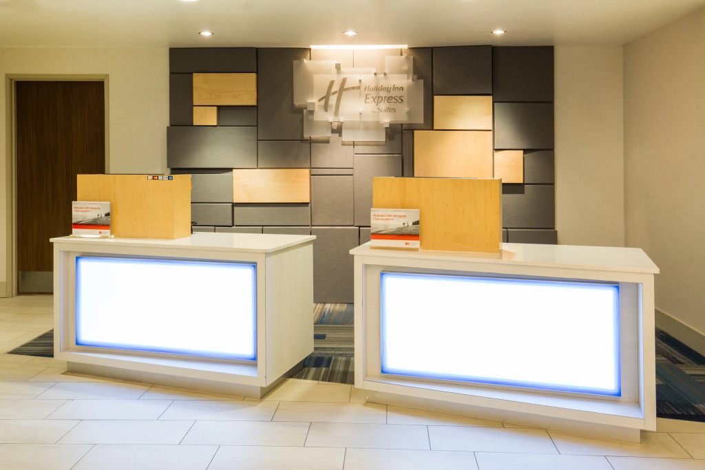 Holiday Inn Express & Suites Pahrump by IHG