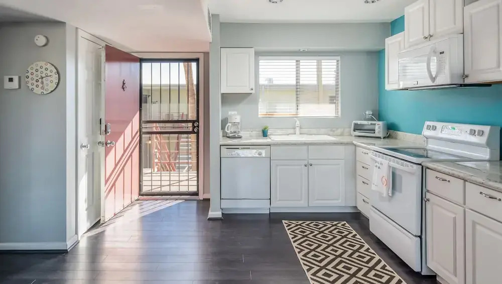 1BR near Fashion Square by WanderJaunt