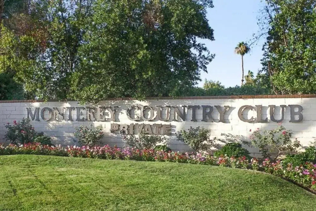 Private Country Club Condo on awesome golf course