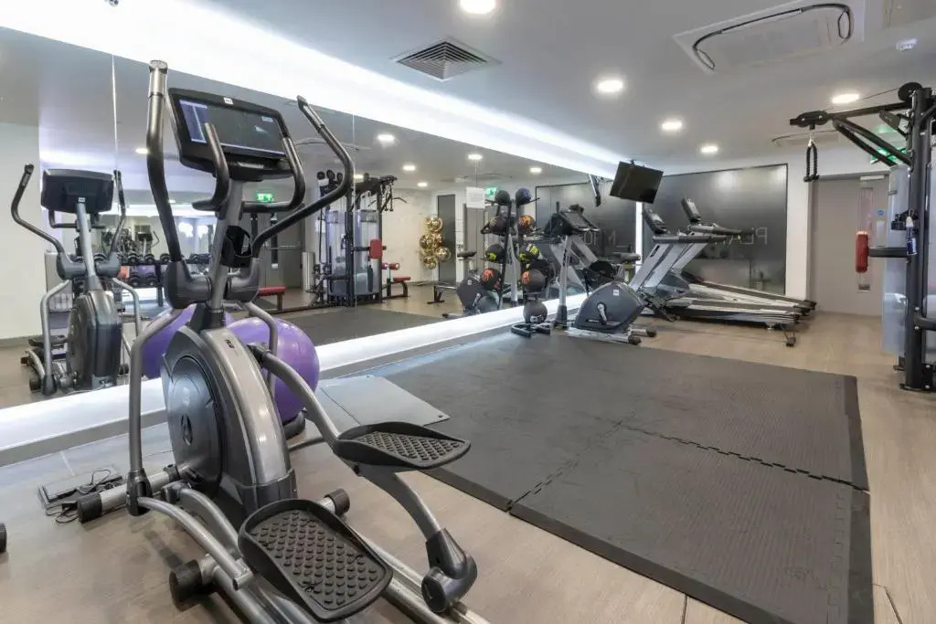 OPP Apartments LH11 - city centre, secure parking, fitness suite, brand new!