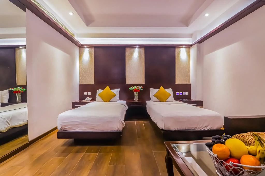 HOTEL GODWIN DELUXE NEAR CONNAUGHT PLACE Offers FREE AIRPORT PICKUP