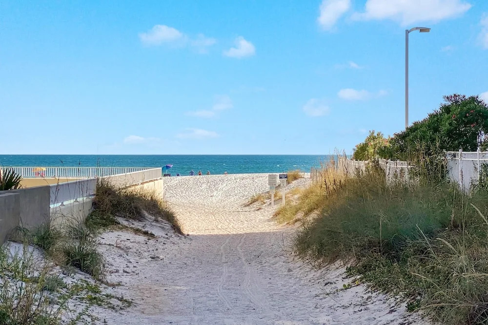 Romeo Beach Cottage 6