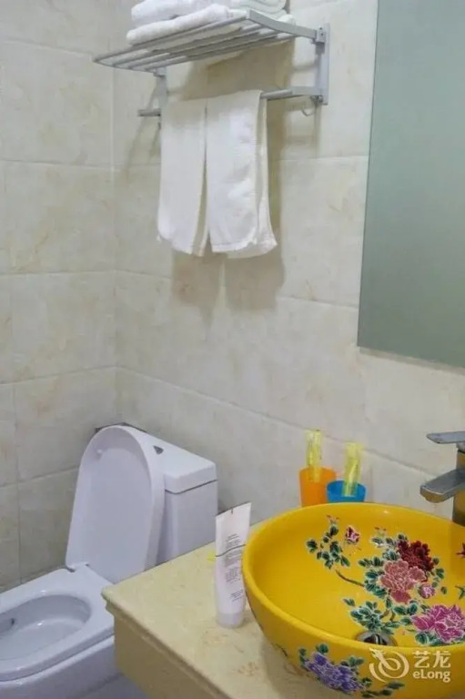 Junru Business Hotel- Qingdao Jinshui Road Branch