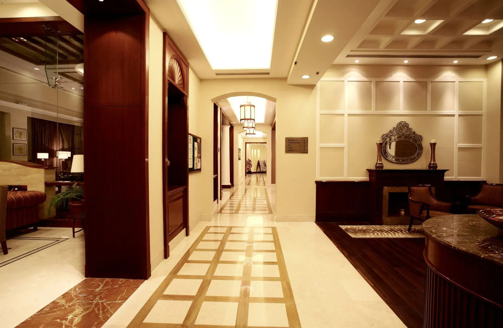 DLF Club 3