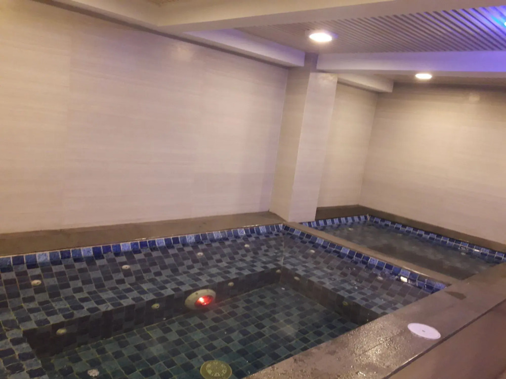 Pyramid Suites