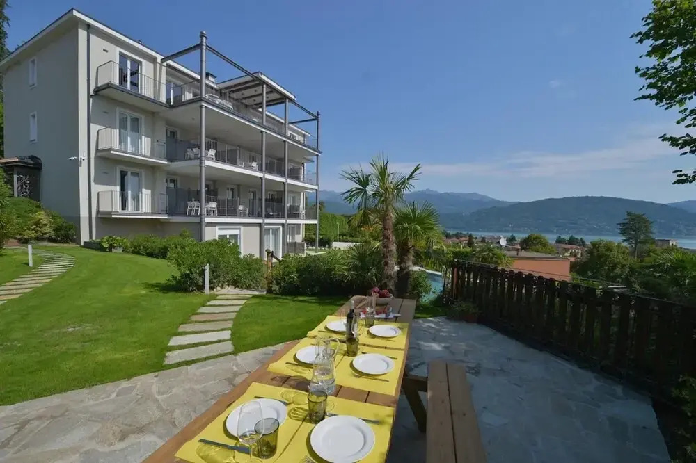 The View-rainbow Design Lake View Apartment