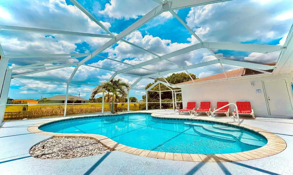NEW! Villa Waterview