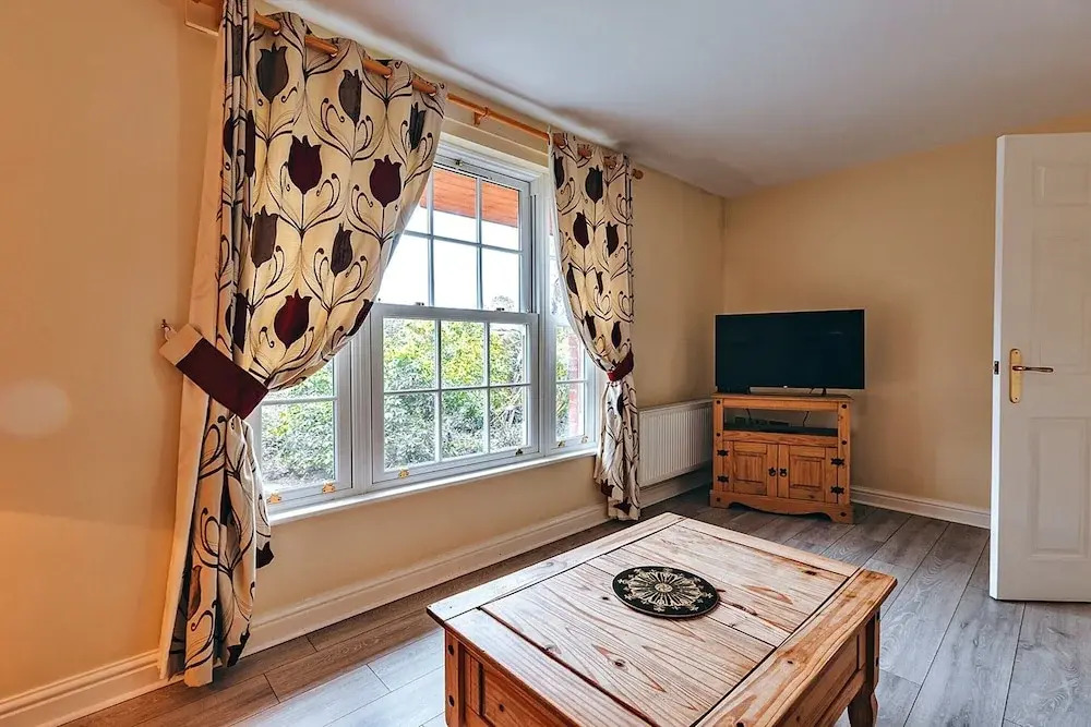 Idyllic Cottage Escape With Garden, No Deposit