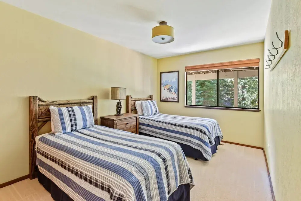 New Listing! Luxe W/ Hot Tub: Comp Shuttle 4 Bedroom Home