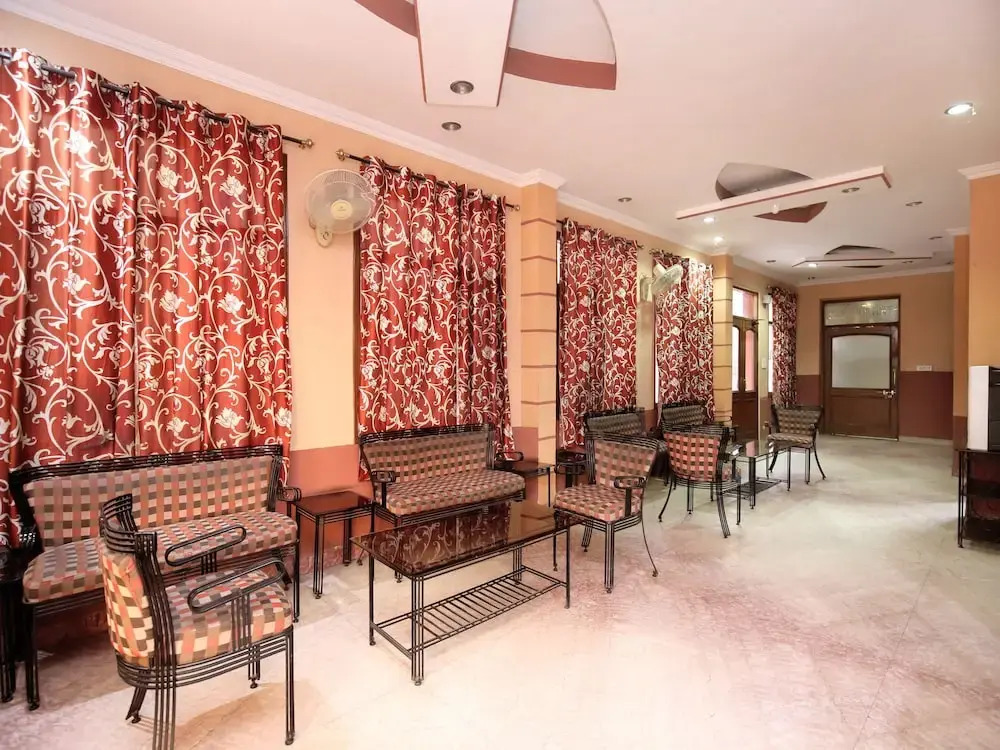 OYO 17381 Hotel City Look