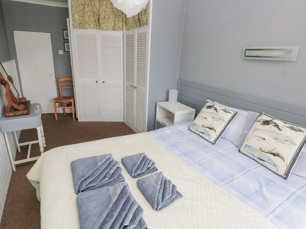 Apartment 4