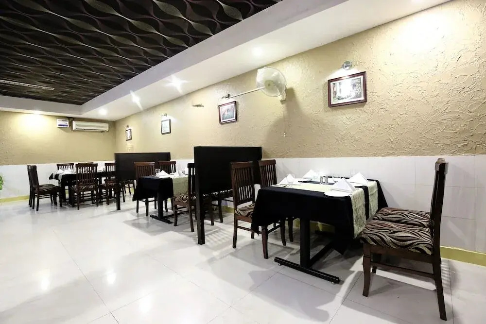 Collection O by OYO White Stone Residency