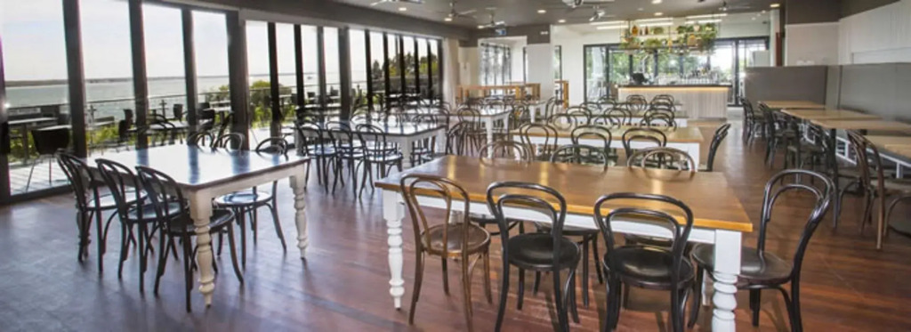 Huskisson Hotel