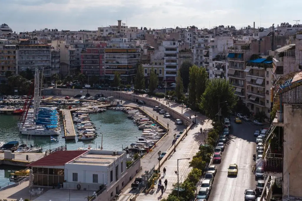Piraeus Apartment with Endless View