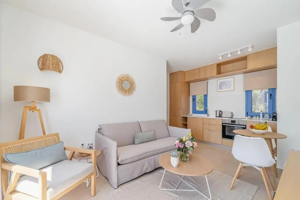 Lefkada Blue Luxury Apartments B7, Perigiali top floor
