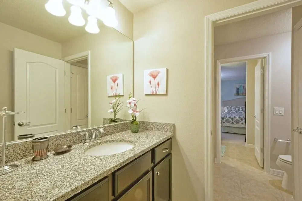 9 Bed House W/pool &spa In Windsor Westside-3704ww 9 Bedroom Home