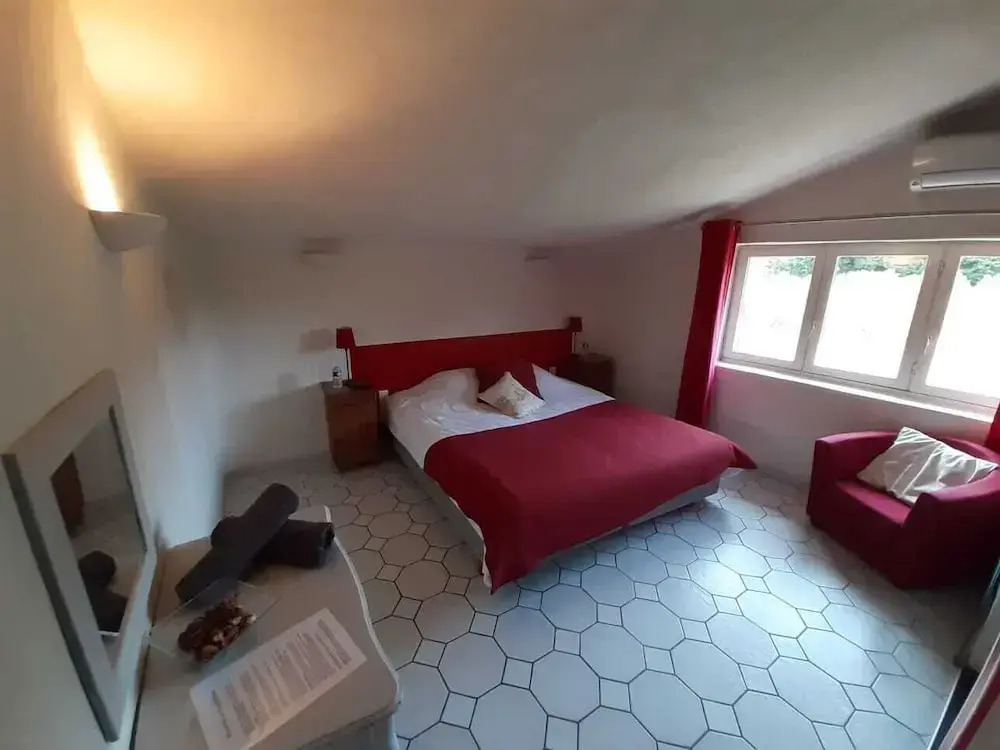 Le Vieux Platane