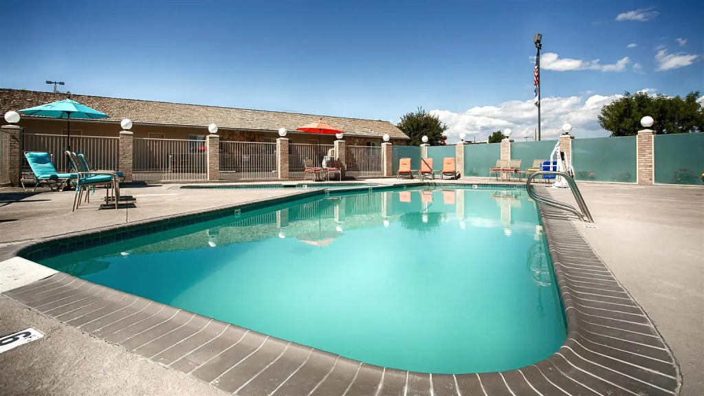Econo Lodge Inn & Suites Vernal near Dinosaur Monument