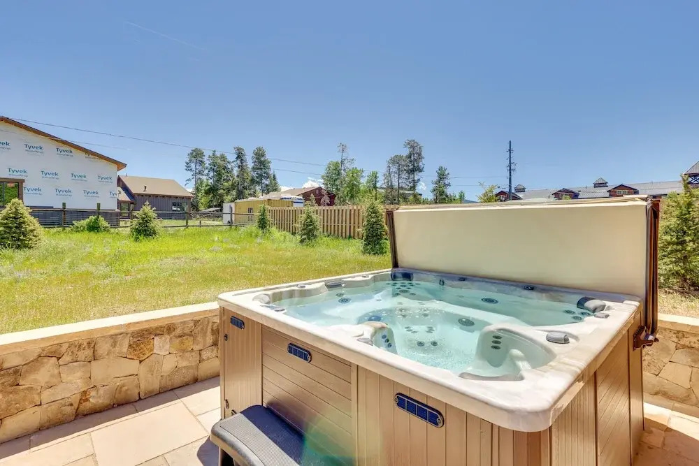 Updated Silverthorne Home w/ Hot Tub & Mtn Views!