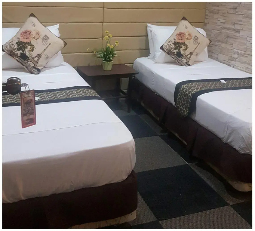 Roy's Cabin Suites