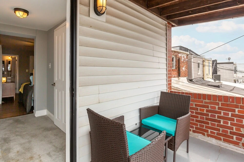 Historic Rowe House 2br 2.5ba Cityscape View 2 Bedroom Home by RedAwning