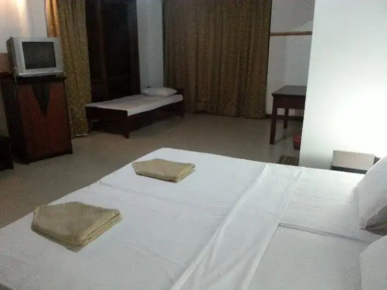 The Coconut Gardens Hotel & Restaurant