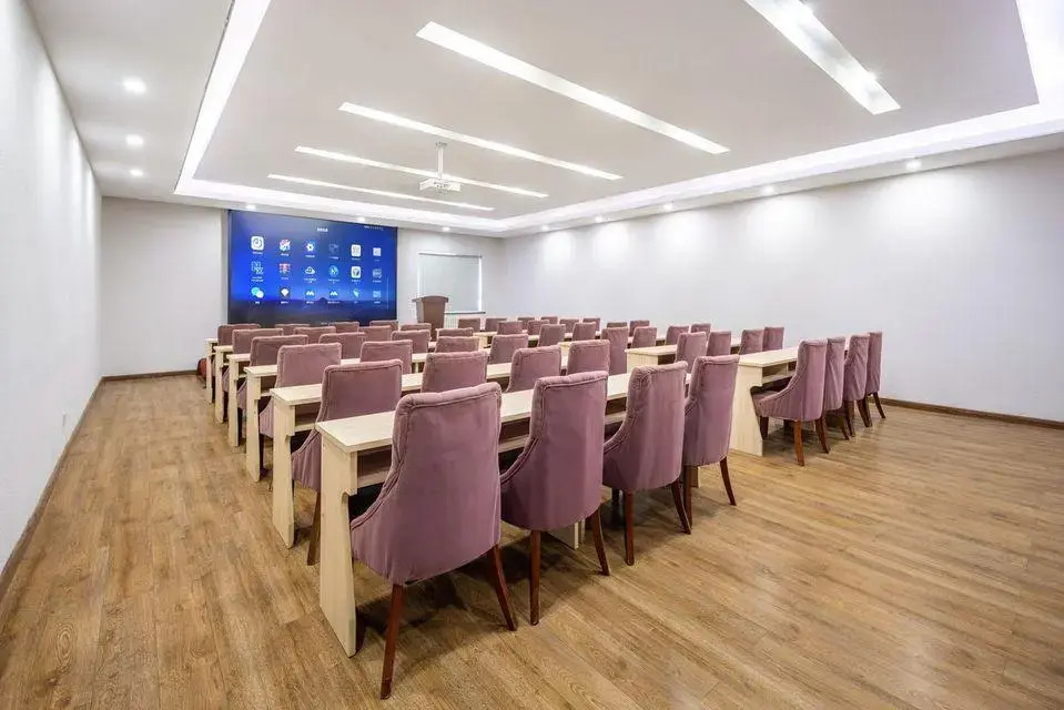 James Joyce Coffetel Qinhuangdao People Park Plaza