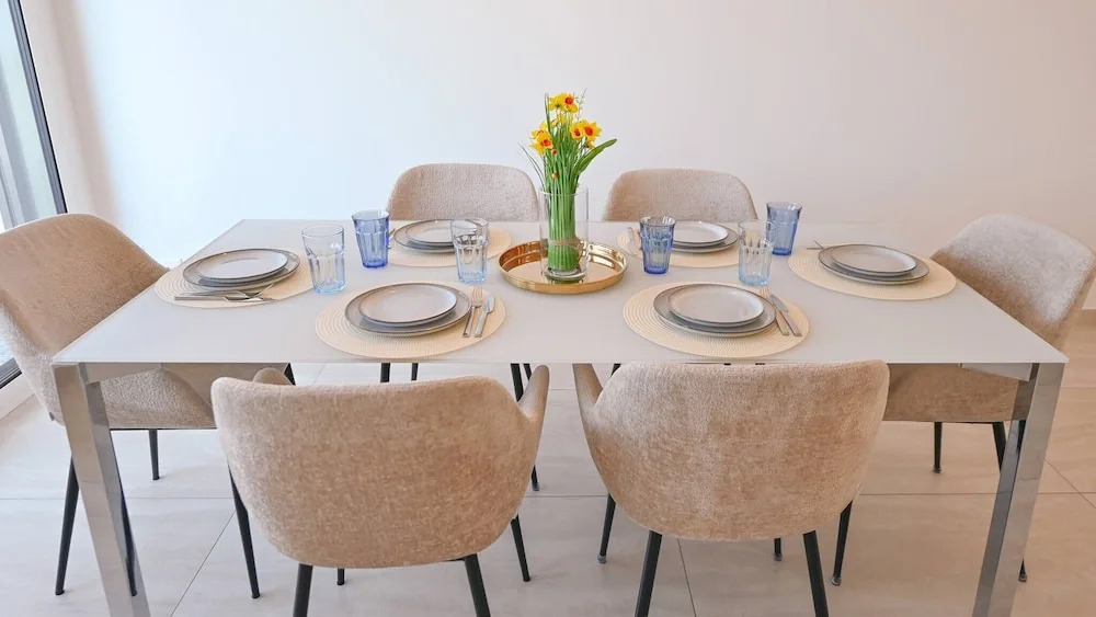 Serenity Lakefront 2 Bedrooms Retreat in Lugano