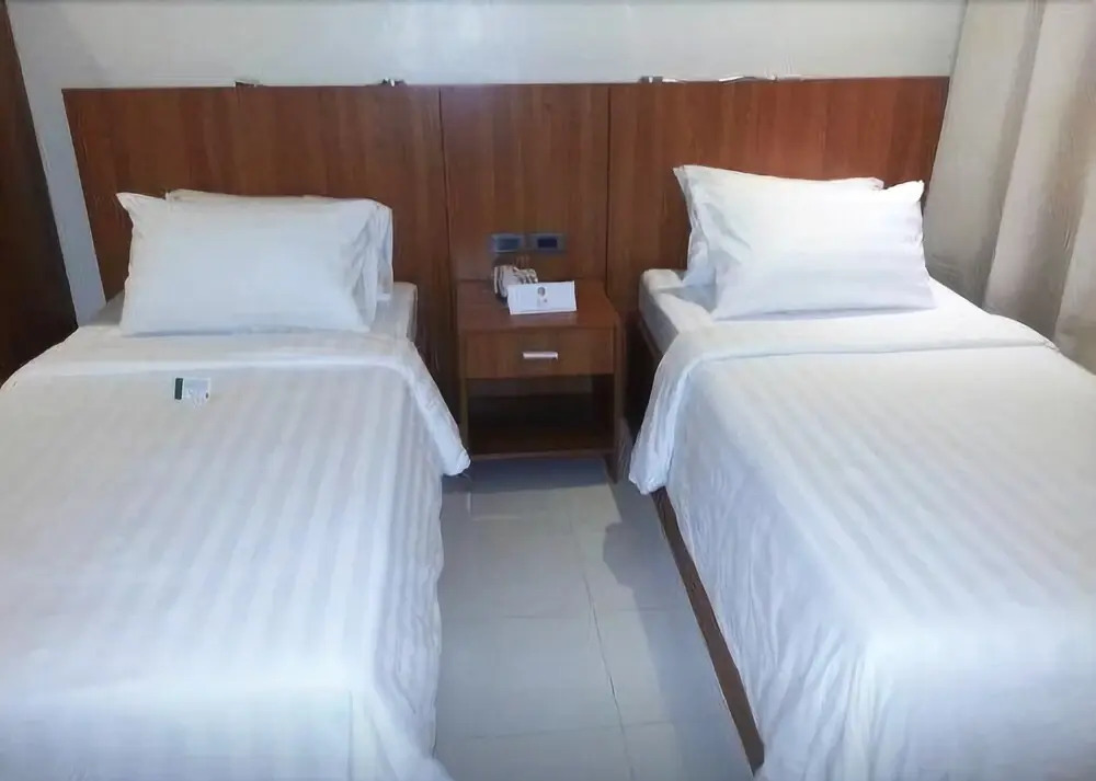 Parkway Hotel
