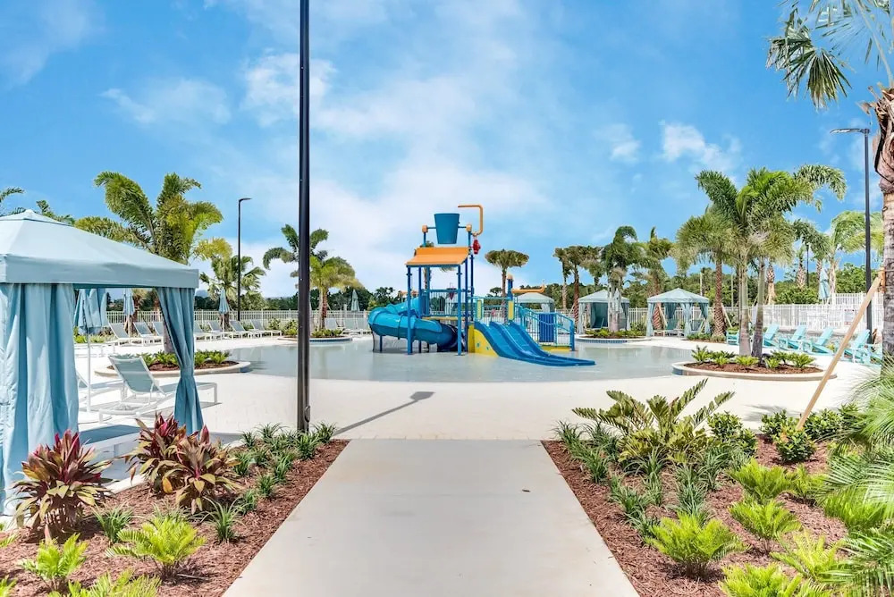1888 Tropical Palms Circle