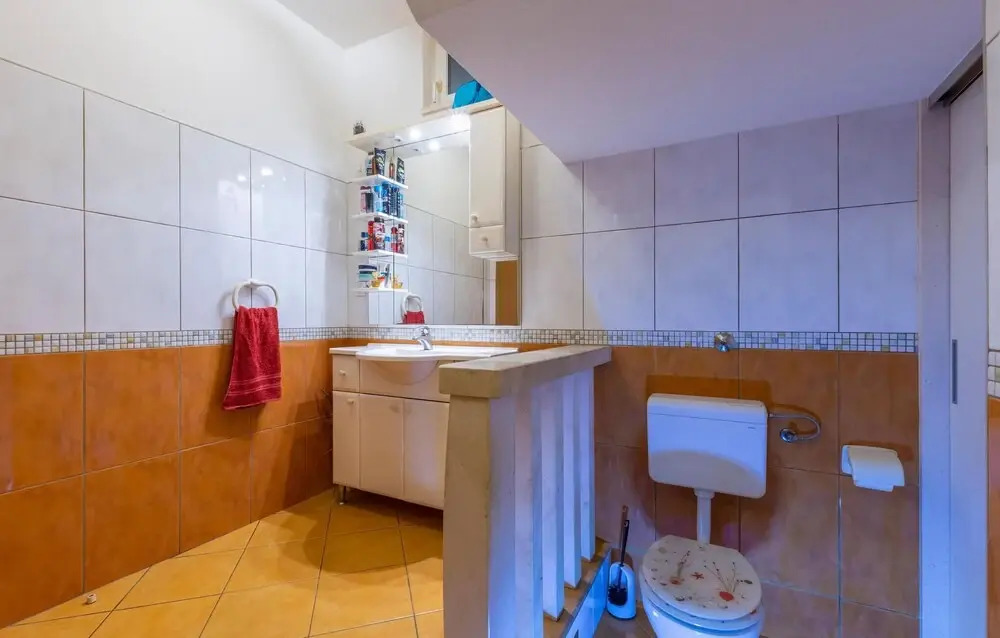 Amazing Apartment in Duce With Wifi and 3 Bedrooms