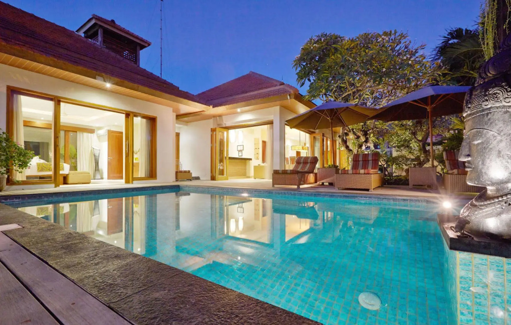 Villa Seriska Dua Sanur, Spacious 4BR Private Pool Villa with Private Cook, Spa & Tour