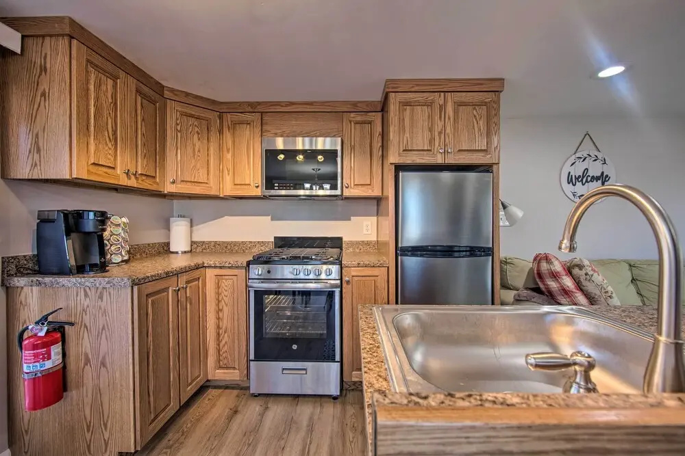 Central Hummelstown Apt: 4 Miles to Hershey Park!