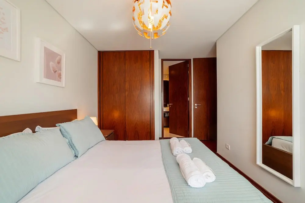 Modern Cedofeita by Homing