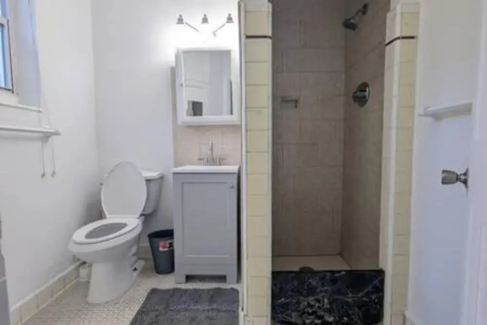 437 NE 107th Pool Hot Tub Patio 5 Bedrooms 3 Baths Parking