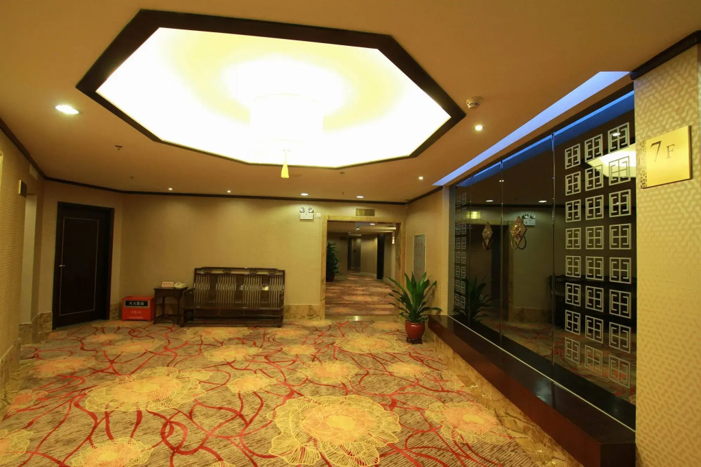 Fortune Hotel