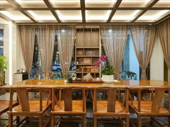 Mile Shiyue Boya Hot Spring Hotel ((Huquan Ecological Garden Huquan Banshan Hot Spring Shop))