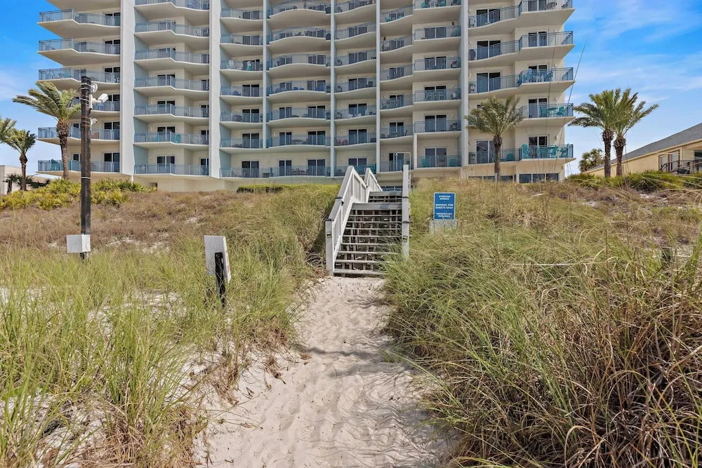 Sterling Breeze #604 Beachfront Condo w/ Balcony, Pool, Hot Tub & Pier Park