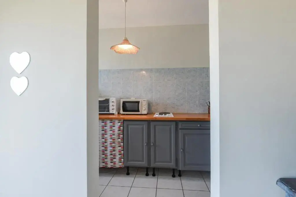 Nice studio with stunning views of the mountains near the lake