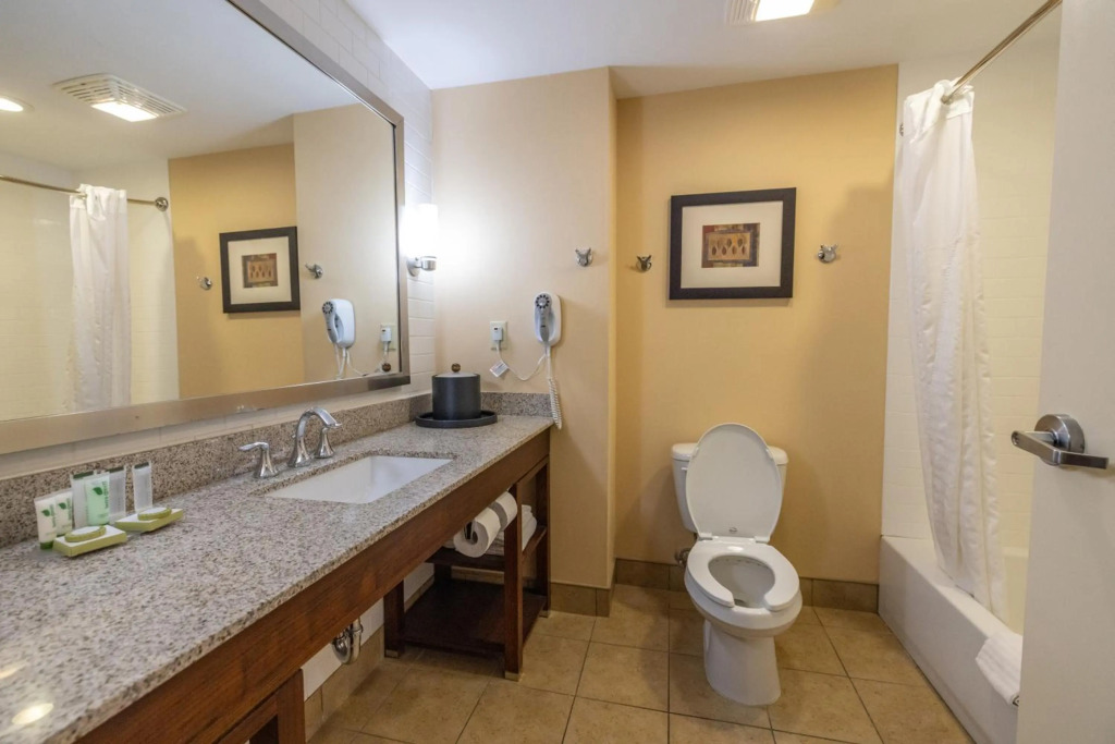 Akwesasne Mohawk Casino Resort and Players Inn Hotel