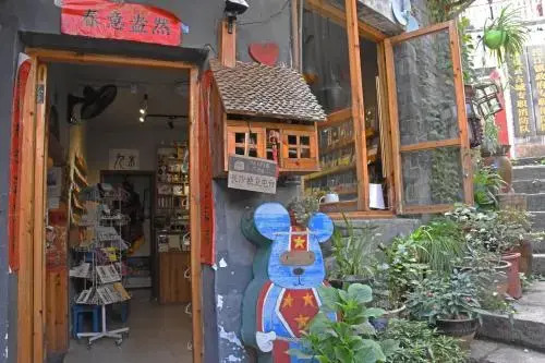 Fenghuang Zhongtian International Youth Hostel