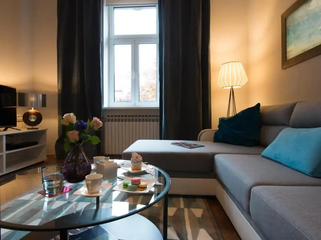 LikeHome Apartment