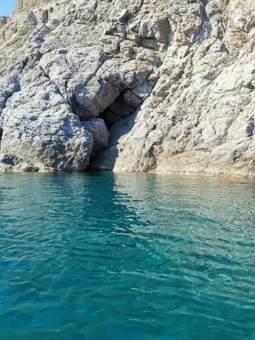 San Giorgio (Me) Comodo appartamento a 100 metri dal mare in elegante residence, 4/5 posti letto, parcheggio privato.