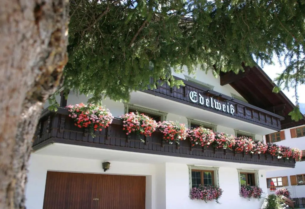Edelweiss Apartments